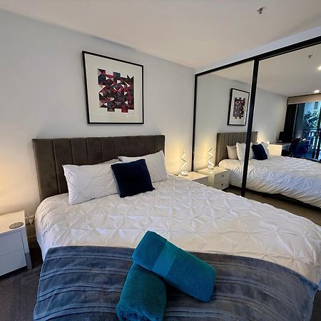 Midnight Luxe 1Br 1Bath Apartment 104 In The Heart Of Braddon Pool Sauna Secure Parking Wine Wifi Canberra Eksteriør billede