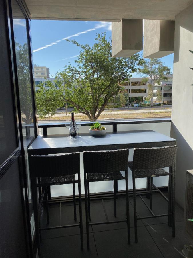Midnight Luxe 1Br 1Bath Apartment 104 In The Heart Of Braddon Pool Sauna Secure Parking Wine Wifi Canberra Eksteriør billede