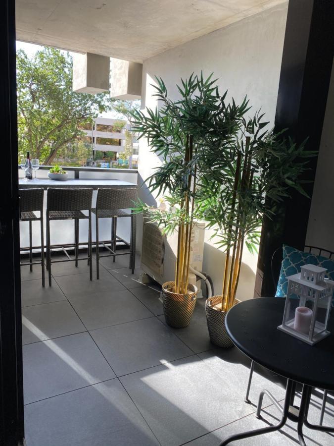 Midnight Luxe 1Br 1Bath Apartment 104 In The Heart Of Braddon Pool Sauna Secure Parking Wine Wifi Canberra Eksteriør billede