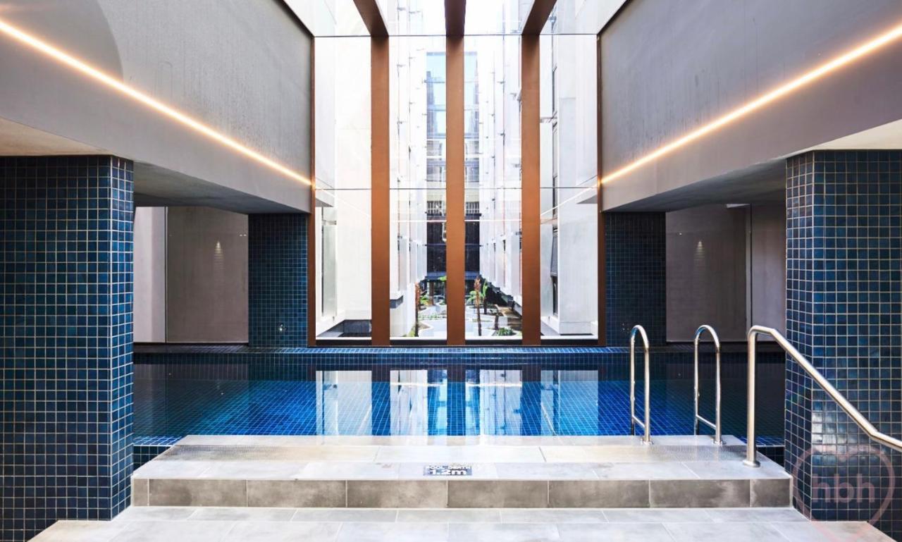 Midnight Luxe 1Br 1Bath Apartment 104 In The Heart Of Braddon Pool Sauna Secure Parking Wine Wifi Canberra Eksteriør billede