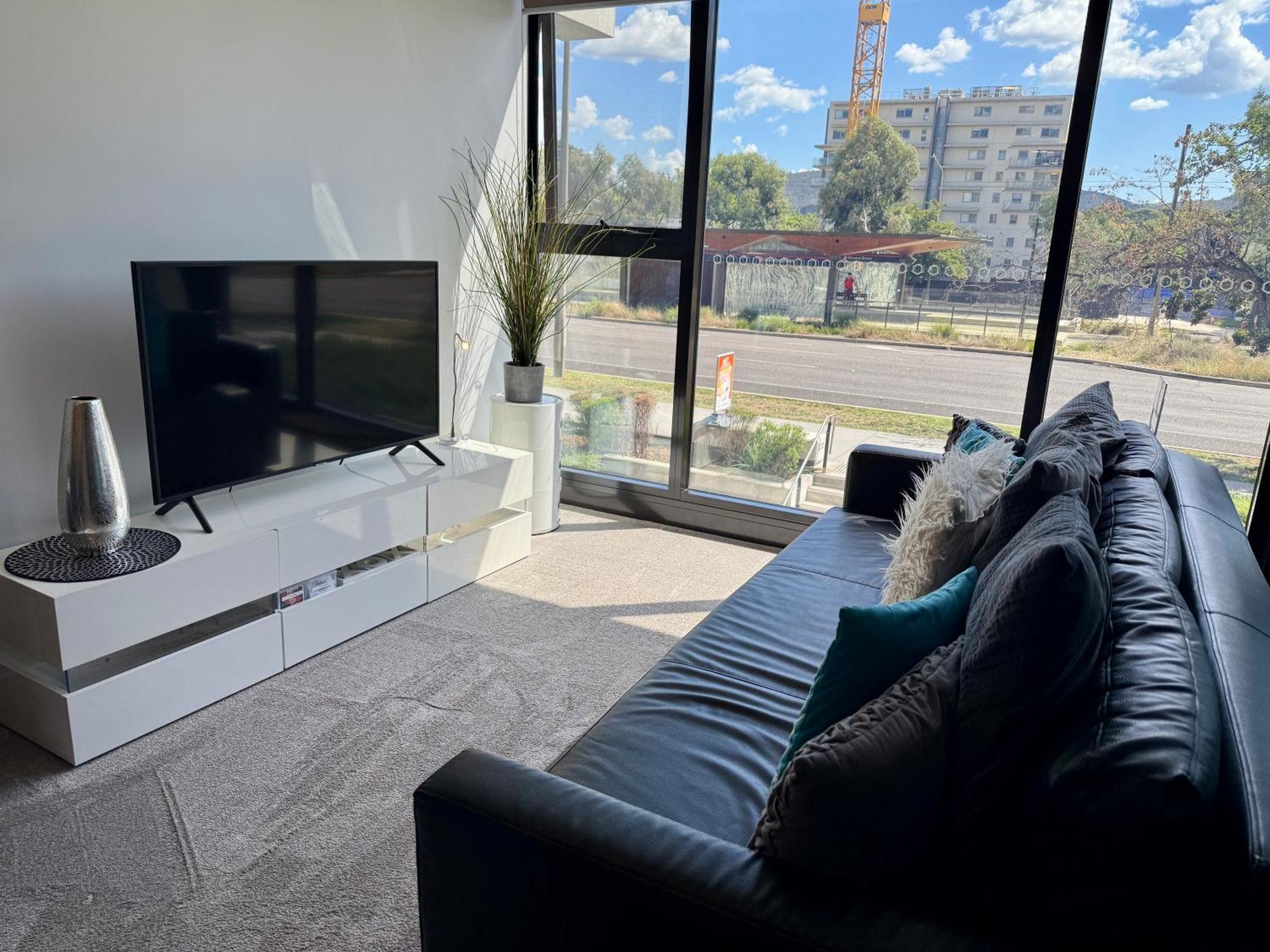 Midnight Luxe 1Br 1Bath Apartment 104 In The Heart Of Braddon Pool Sauna Secure Parking Wine Wifi Canberra Eksteriør billede